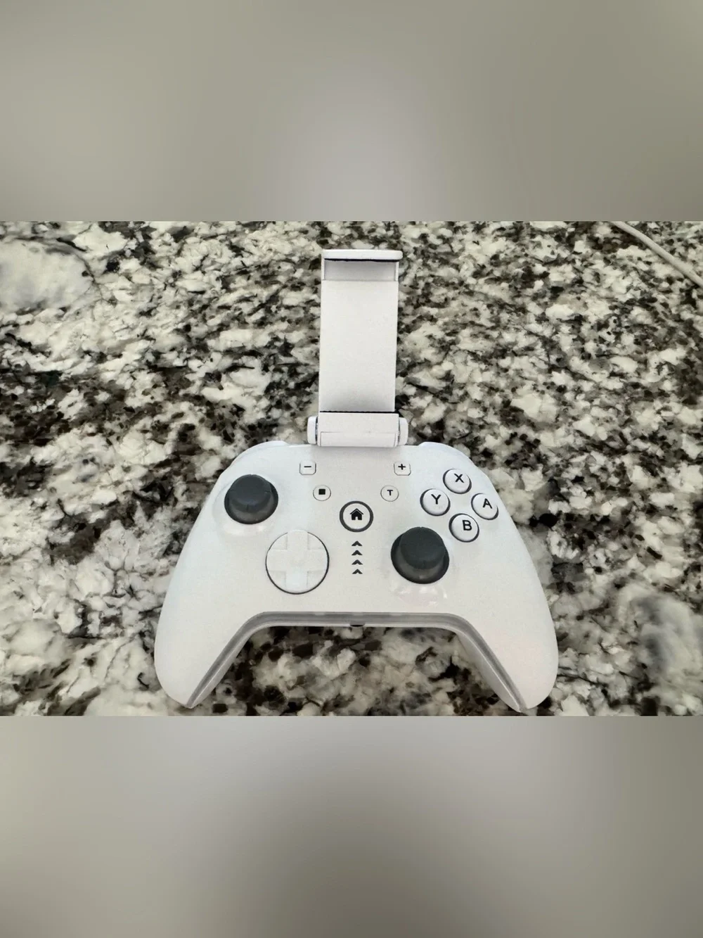New White Bluetooth Mobile Game Controller with Phone Mount